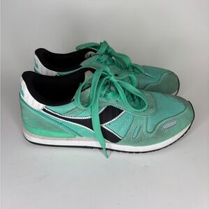diadora womens shoes Lace Up Casual Sneakers Size 39 US 8 Green Suede